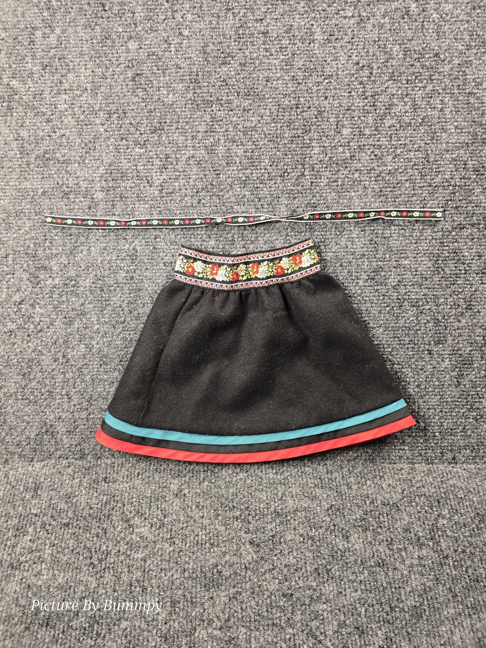 American Girl Kirsten Larson Winter Skirt, an authentic 18-inch Pleasant Co.